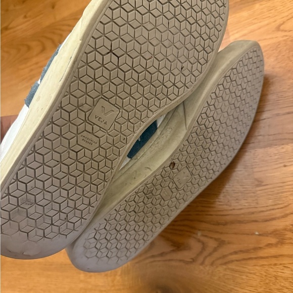 Veja White and Blue Men's Sneakers - Picture 11 of 12